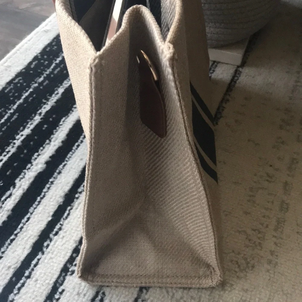 Free Gift With Purchase-Simple Stripe Large Capacity Canvas Tote - Picture 3 of 13